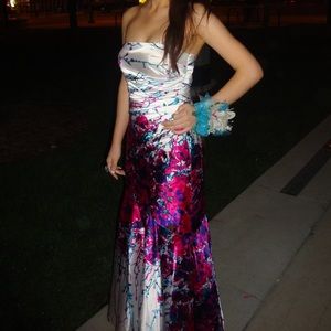 Camile La Vie White Dress with Flowers /Vine Print